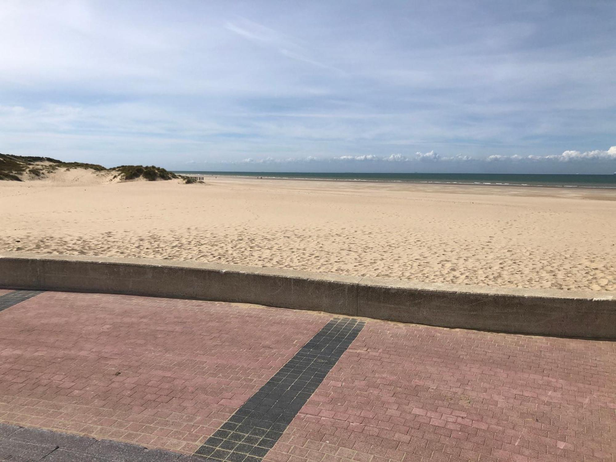 Le Bord De Mer Calais Exterior photo